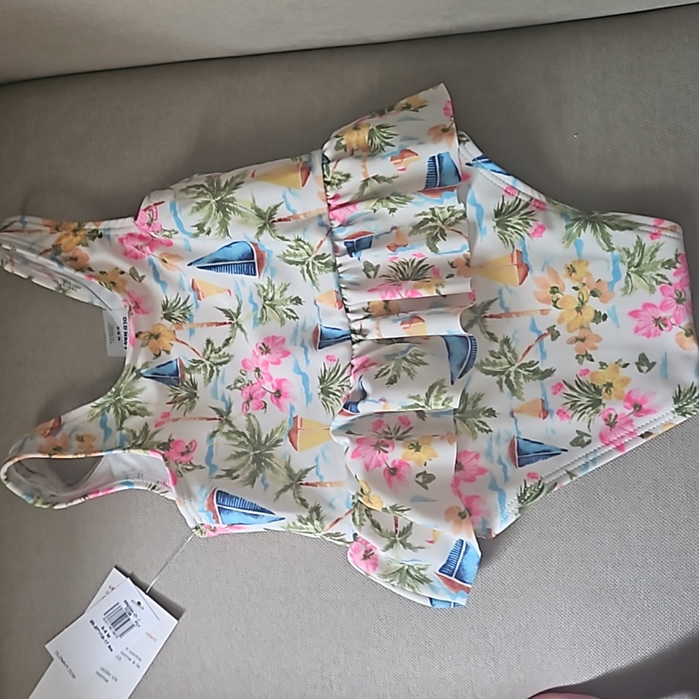 Old navy bathing suit 3-6 months